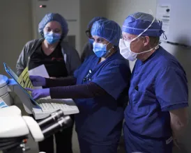 Ophthalmologist Jeffrey Carlisle, MD, and team